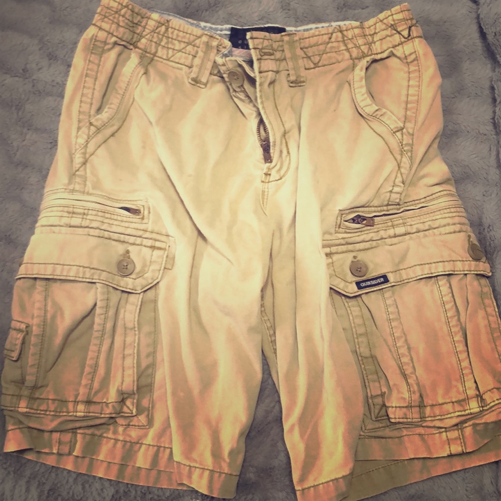 Men’s Quik Silver Khaki Knee Length Shorts